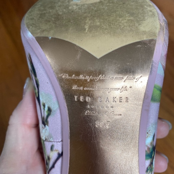 Ted Baker floral shoe 39.5 - Picture 3 of 4